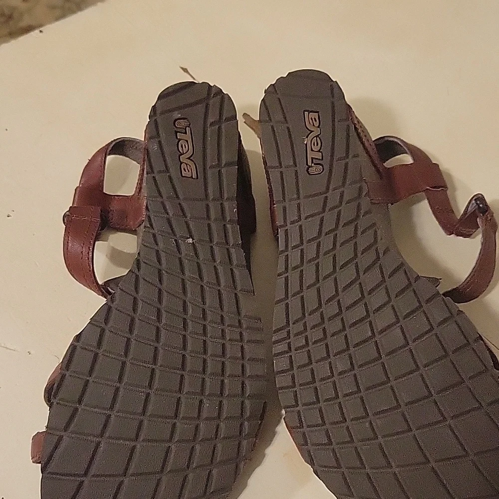 Teva womens brown sandals in size 10. Worn a couple of times. Like new - Picture 2 of 4